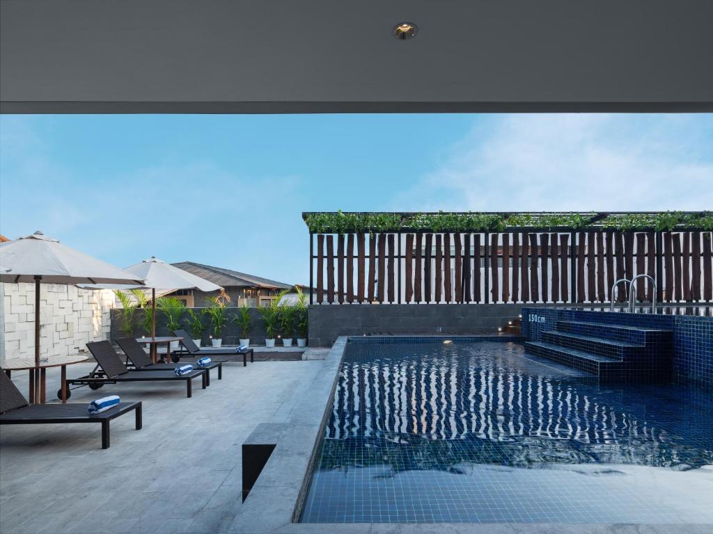 Kolam renang hotel Yogyakarta